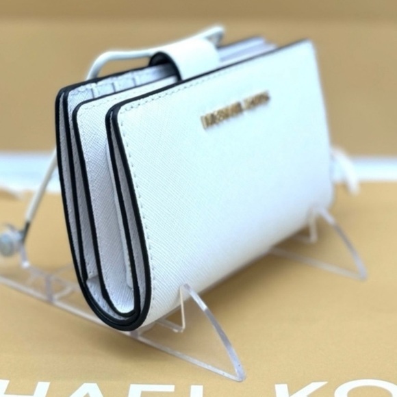 Michael Kors Medium Bifold Zip Chain Wallet Optic White - Picture 3 of 7